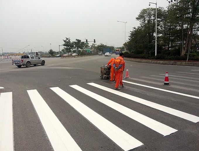 哈爾濱車位劃線，道路劃線，冷漆熱熔劃線