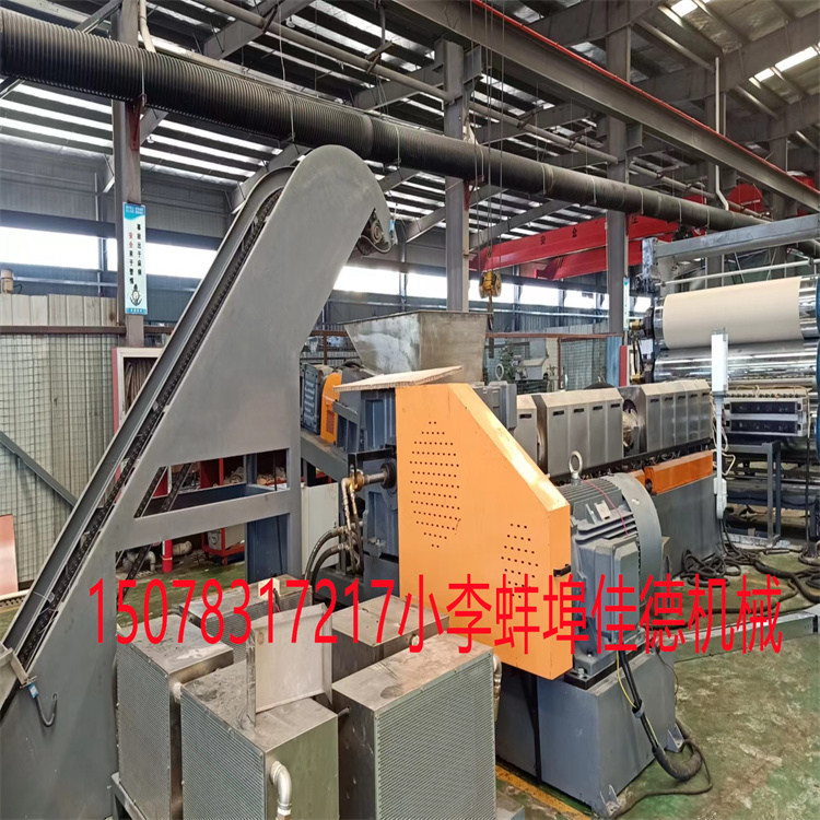 片材擠出機(jī)主機(jī)1.jpg 片材擠出機(jī)主機(jī)1.jpg